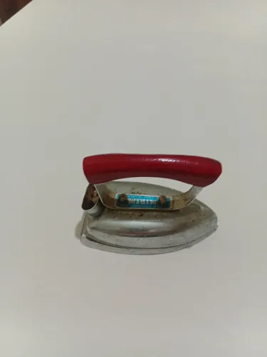 Ferro antiga de passar Mirim 