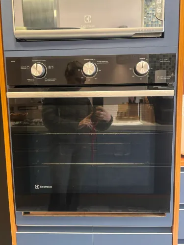 Forno de Embutir Electrolux OE8EL 80L - Excelente Estado