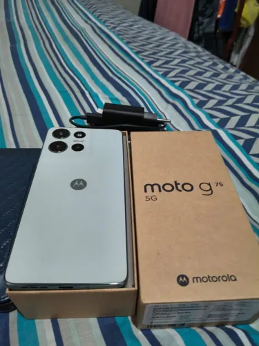 Vendo um smartphone Motorola g75 novo