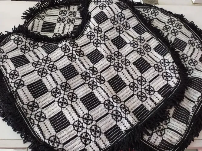 2 Kits Jogo de Banheiro Tapetes e Capas (6 peças) Verde e Preto Bangu, próx. ao shopping