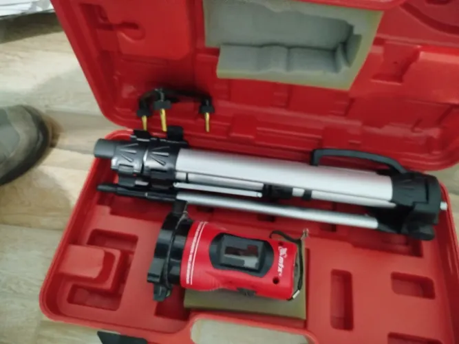 Nivel a laser MTX com tripe $200
