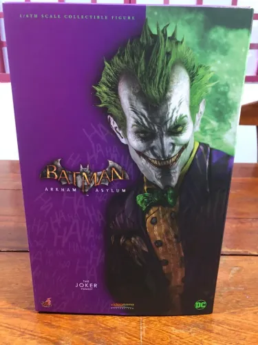 Joker - Coringa Arkham Knight Hot Toys