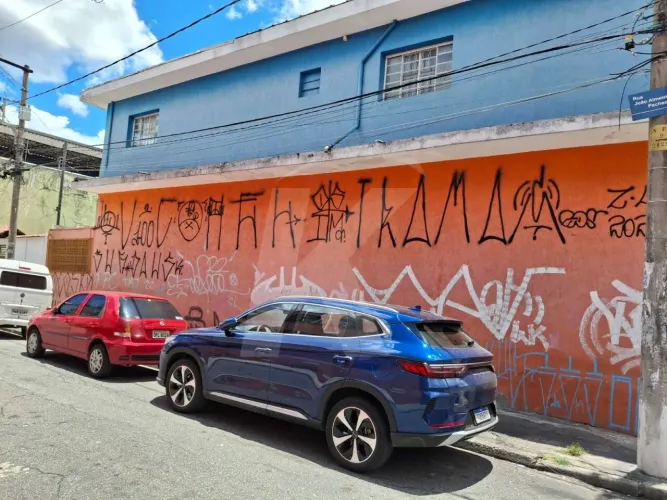 Prédio com sala comerciais e loja !