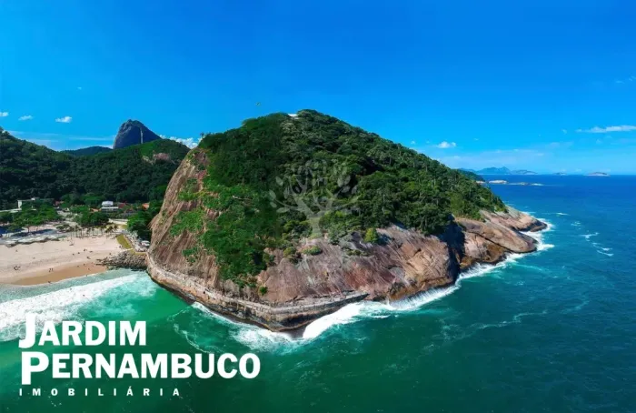 **Cobertura Exclusiva no Leme com Vista Incomparável da Orla!**