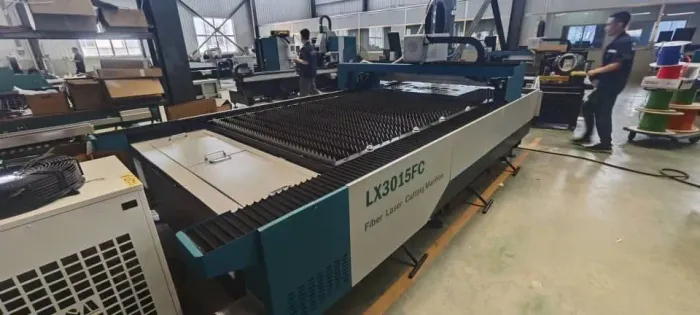 Máquina de cortar chapa a laser