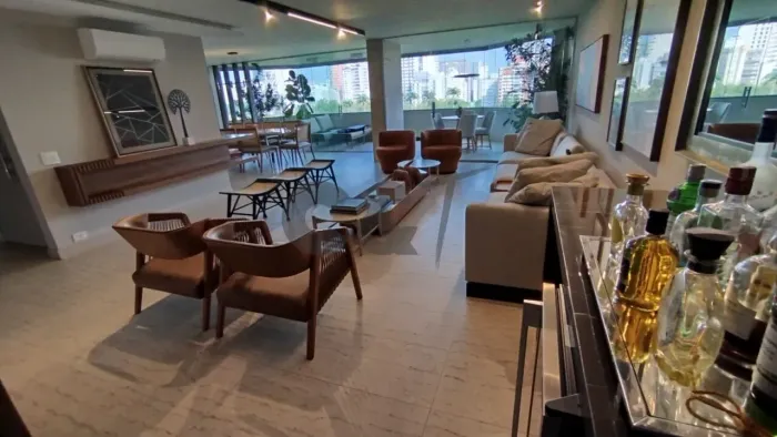 Apartamento - 4 Dormitórios (Suítes) para Alugar no Jardim Europa - São Paulo/SP