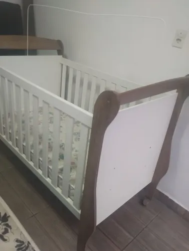 Berço de madeira com colchão completo entrega e monta 