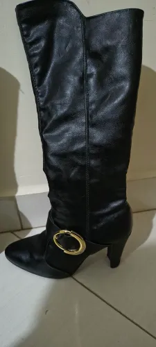 VENDO BOTA FEMININA 