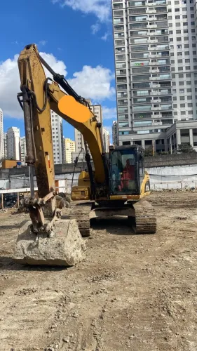 Scavadeira cat 315. Dl ano 2009.