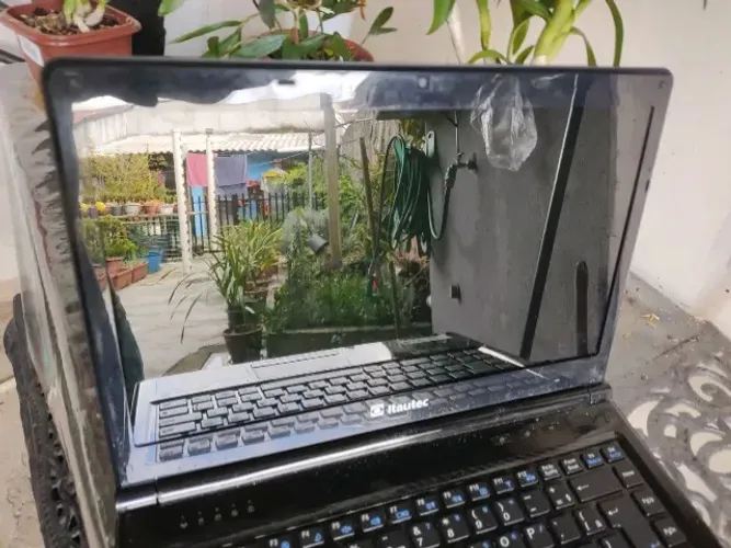 Notebook Itautec A7520 SS L - Reparo ou aproveitamento de peças.