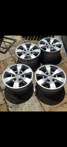 Rodas HILUX LIGA LEVE 16 excelente