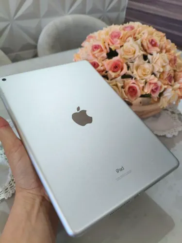 Vendo IPad 9th Generation Wi-Fi de 64GB