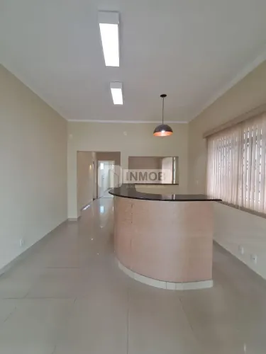 Loja 310m² para Alugar no Centro de Taubaté | 2 Banheiros