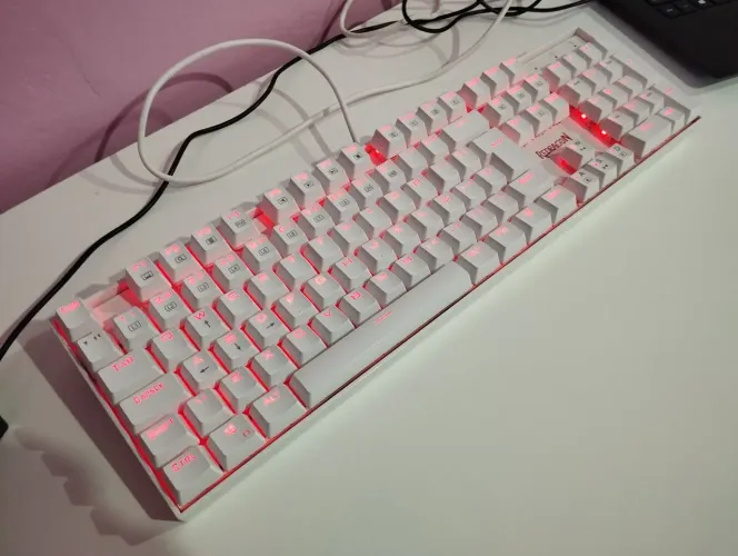 Teclado Redragon Mitra Led Vermelho Português ABNT2