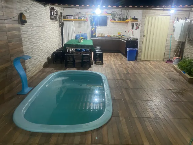 Vendo ou troco casa com piscina próximo a TUPAN