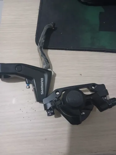 Pinça de freio e manete (ambos shimano) preço negociavel