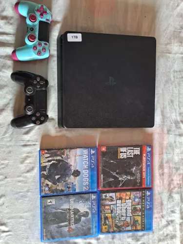 PS4 SLIM 1TB