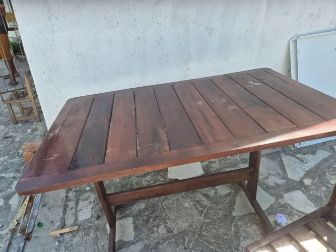 Mesa madeira de lei