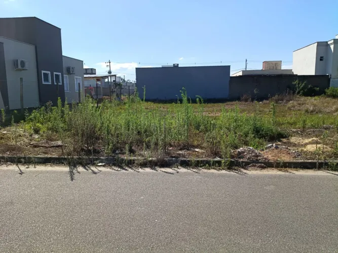 TERRENO NO LOTEAMENTO VIA MAR, MEDINDO 300 METROS