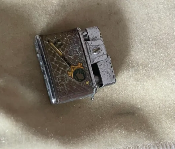 Isqueiro vintage do tipo chaveiro da marca japonesa Prince