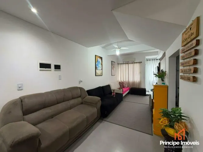 Geminado com 3 quartos no Guanabara em Joinville