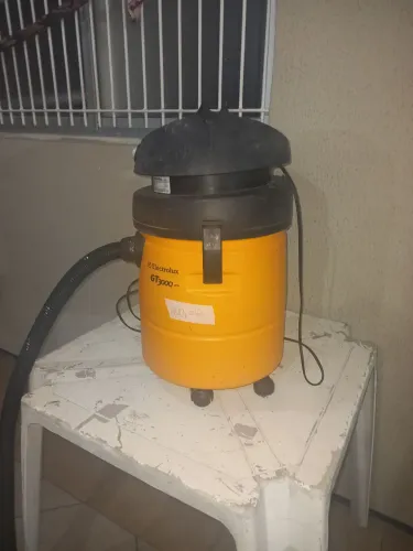 Aspirador de água e pó da Electrolux GT3000 Pro