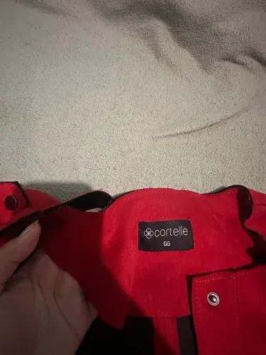Sobretudo vermelho Renner