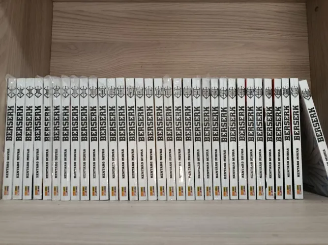 Mangá Berserk 1-33 edição de luxo