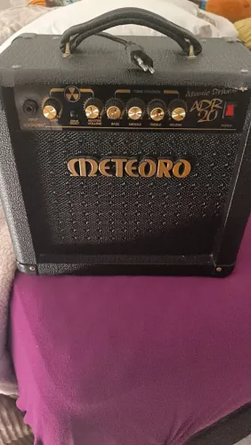 Caixa amplificadora de guitarra