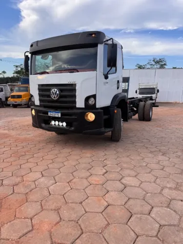 Caminhão 17-230 ano 2019