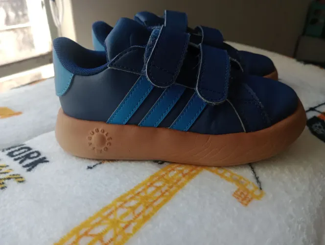 Tênis Adidas infantil