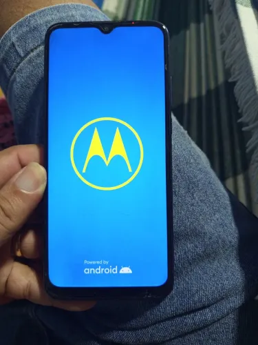 Celular moto g8 Power life 64gb 4 ram  bem conservado todo original.