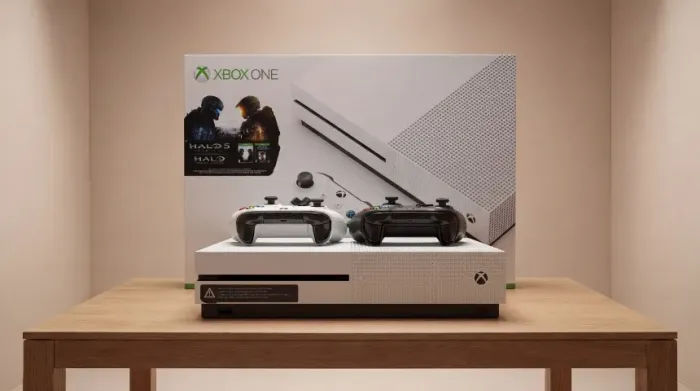 Xbox One Halo Edition 500GB + controle adicional grátis