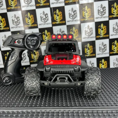 Carro de Controle Remoto Off-Road com bateria recarregável