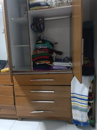 Vende se guarda roupa bom estado
