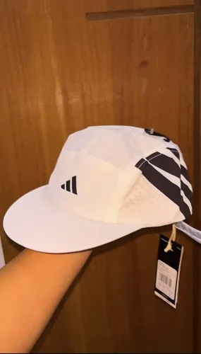 Boné Adidas five panel - NOVO.