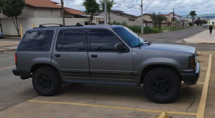 Ford Explorer XLT 4X2 4.0 V6 1994