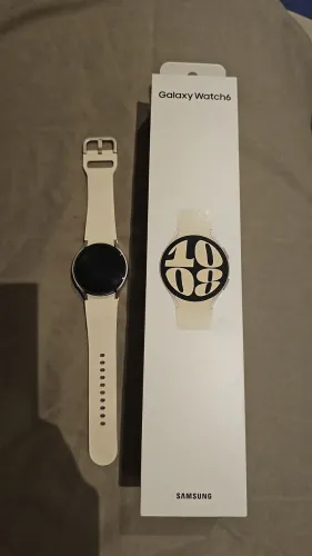 Samsung Galaxy Watch 6 40mm LTE (4G) ? Tela intacta + caixa completa + pulseiras extras