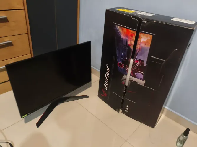 Monitor Gamer LG UltraGear 27" 240Hz 1ms IPS - ESTADO DE NOVO (HDR10 / Cabos Lacrados)