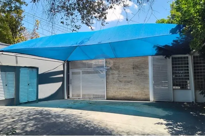 Excelente Casa Comercial para locação, 1 salão, 1 lavabo, 2 salas, 2 wc, e área de serviço