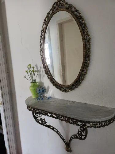 Espelho decorativo com aparador (antiguidade)