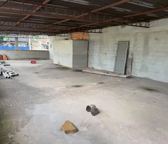 Sobreloja na Rua da Onça, 8 500 m²