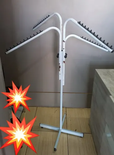 Vendo arara 4 braços usada