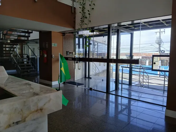 ALUGA-SE SALA COMERCIAL