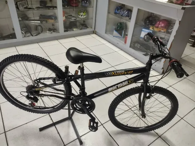 Bicicleta infanto- juvenil aro 24" Mormaii 21V faixa de 7/12 anos usada sem nenhum defeito