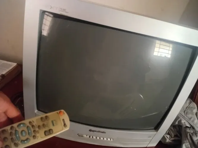 Vendo televisão de tubo 20 polegadas