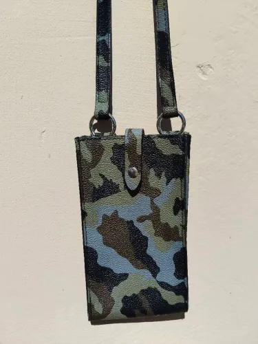 Bolsa para celular camuflada 