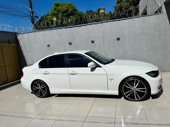 BMW 320I A 2010