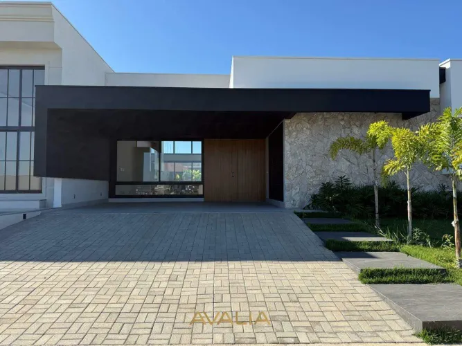 Casa no Condomínio Maria Cândida