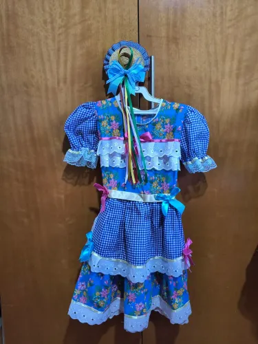 Vestido junino com acessório para cabelo menina 6 anos